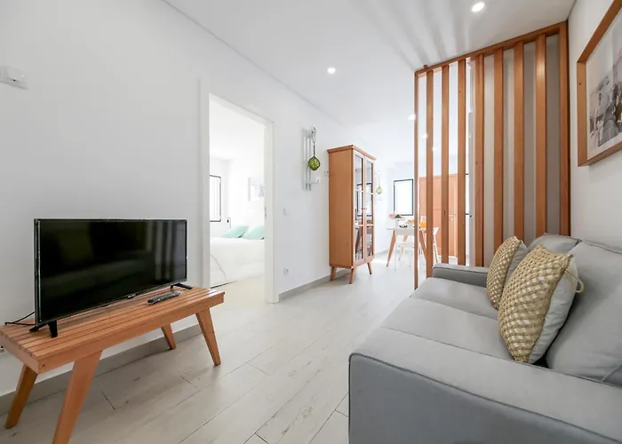 Guest house Farol 3*