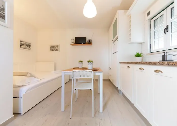 Guest house Farol 3*